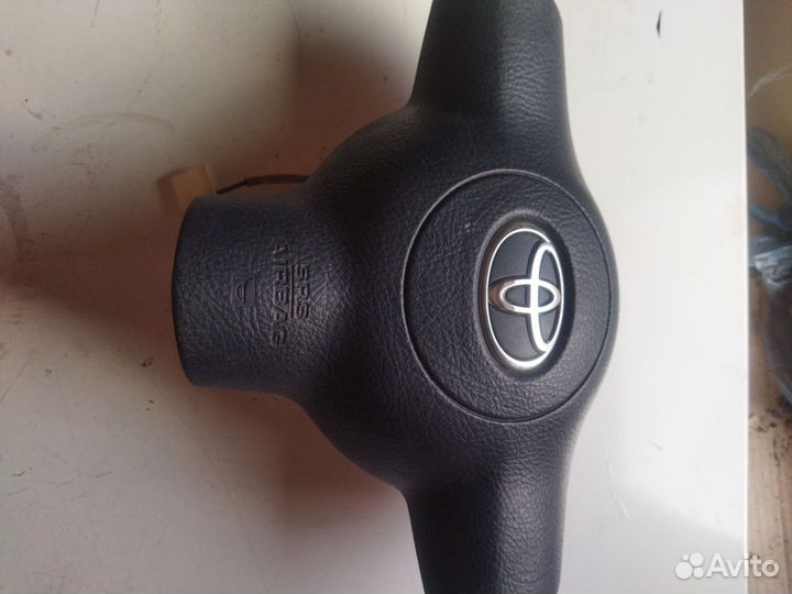 Подушка безопасности руля тайота виш.рав 4