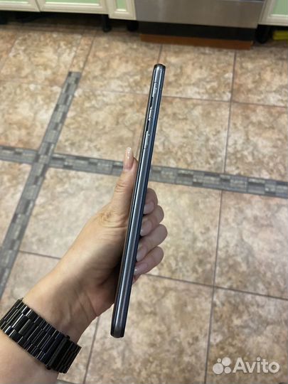 Samsung Galaxy A7 (2017) SM-A720F/DS, 3/32 ГБ
