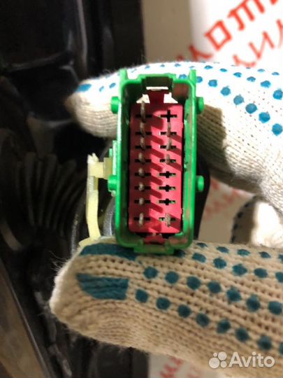 Дверь боковая задняя левая Peugeot 308 хэтчбек EP6