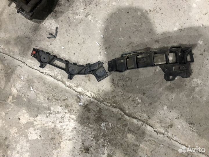 Кронштейн заднего бампера левый opel zafira B