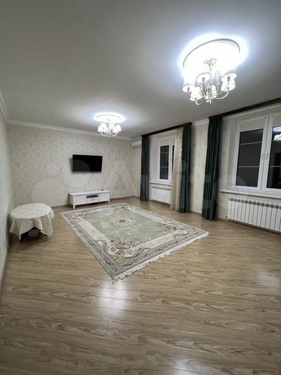 3-к. квартира, 110 м², 3/4 эт.