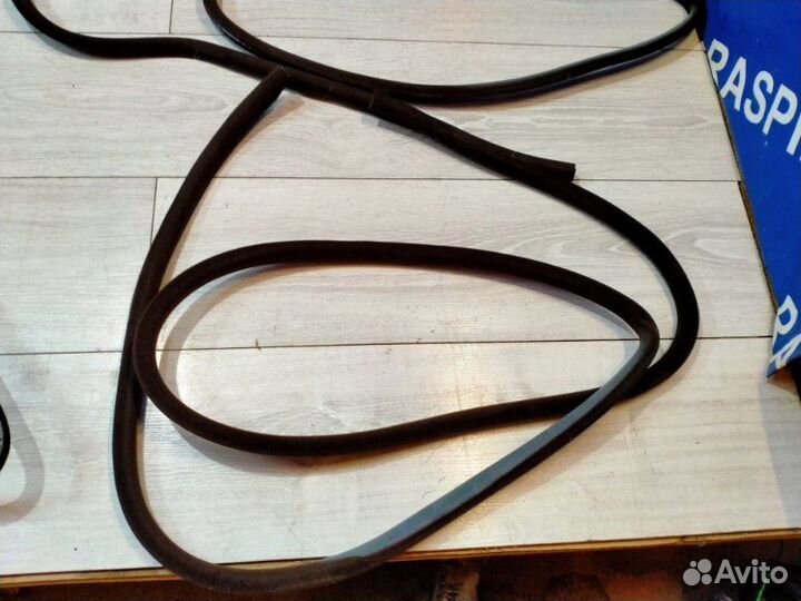 Уплотнитель дверного проема Toyota Mark Ii JZX90