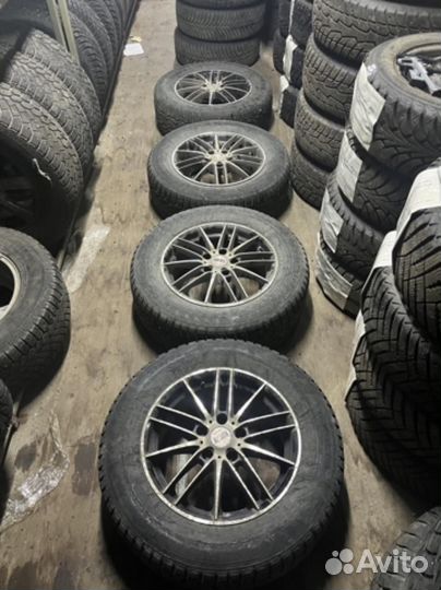 215/65 R16 Nokian Hakkapeliitta 7 SUV Зима Литые R16 pсd:5x114.3 ет:47 DIA:66.1