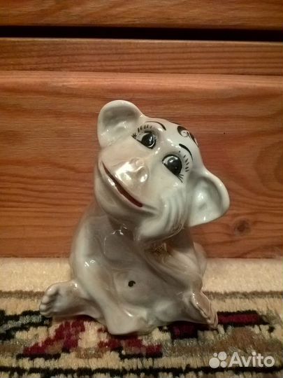 Фарфоровая обезьянка