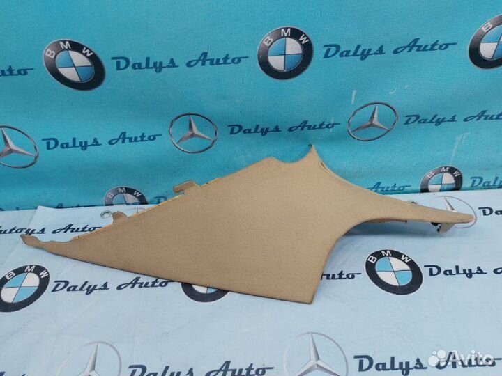 Обшивки стоек задние Mercedes-Benz E-Class W211