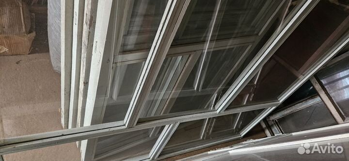 Рамы оконные деревянные крашен, застекленные