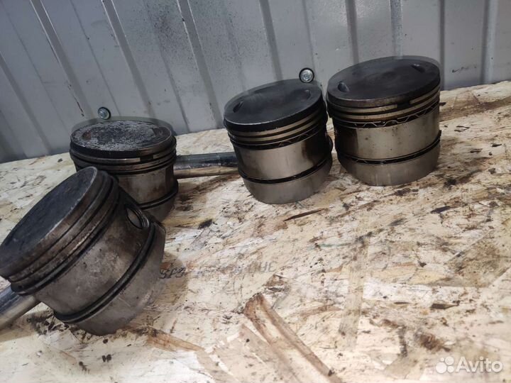 Поршень Урал