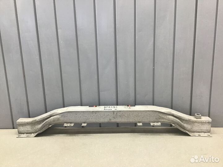 Усилитель заднего бампера Opel Astra H Family 2004