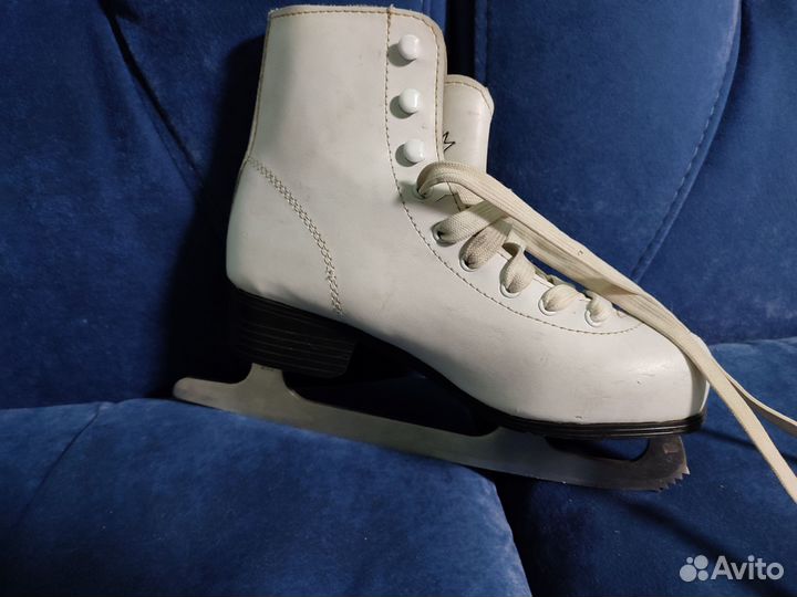 Коньки фигурные, размер 23
