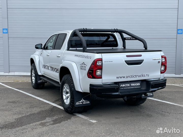 Toyota Hilux 2.8 AT, 2022