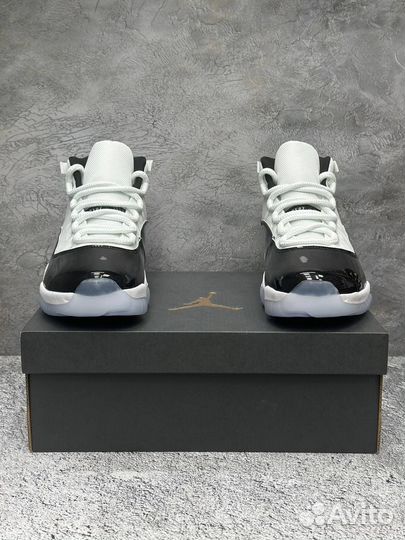 Nike Air Jordan 11 Retro Concord