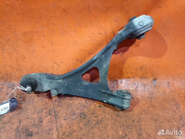 Рычаг передний левый Nissan Gloria MY34