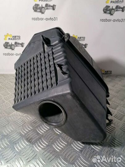 Cadillac CTS корпус воздушного фильтра