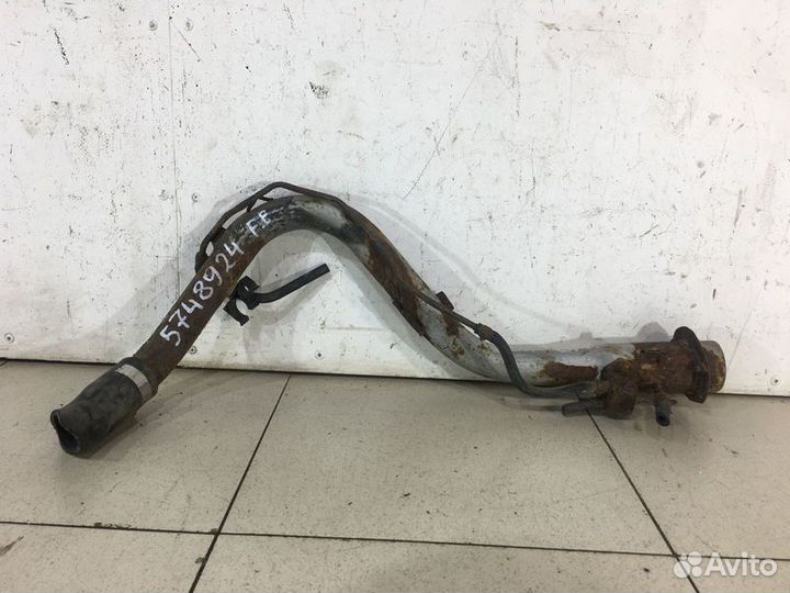 Топливно-заливная горловина