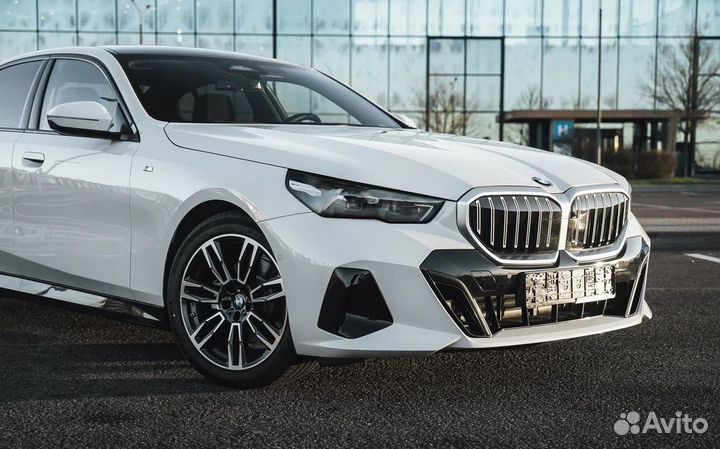 BMW 5 серия 2.0 AT, 2023, 334 км