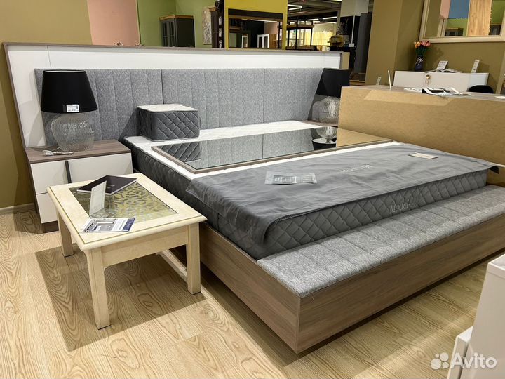 Спальный гарнитур