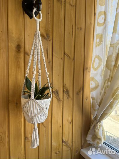 Кашпо подвесное для цветов макраме