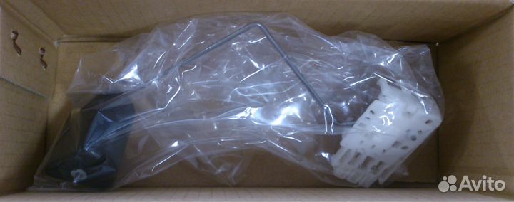 Датчик уровня топлива 8332030500 toyota