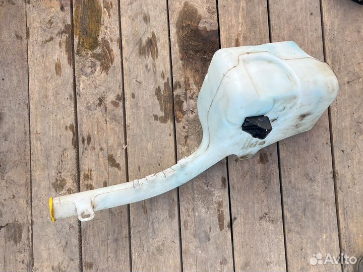 Бачок омывателя Ford Fusion 1.4