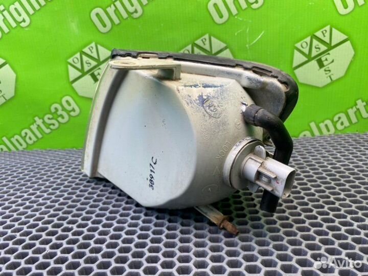 Поворотник правый Hyundai H-1 A1 D4CB 2.5 crdi