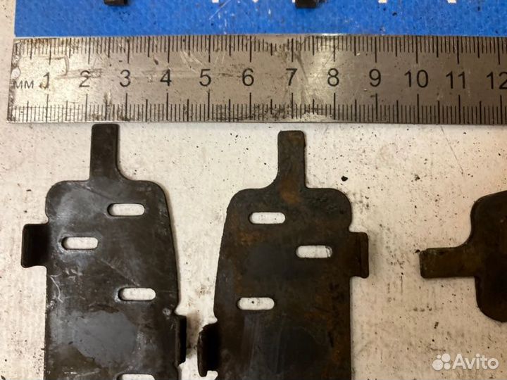 Пластины антискрипные комплект Infiniti