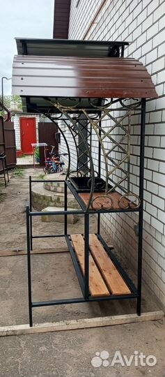 Кованый мангал с крышей