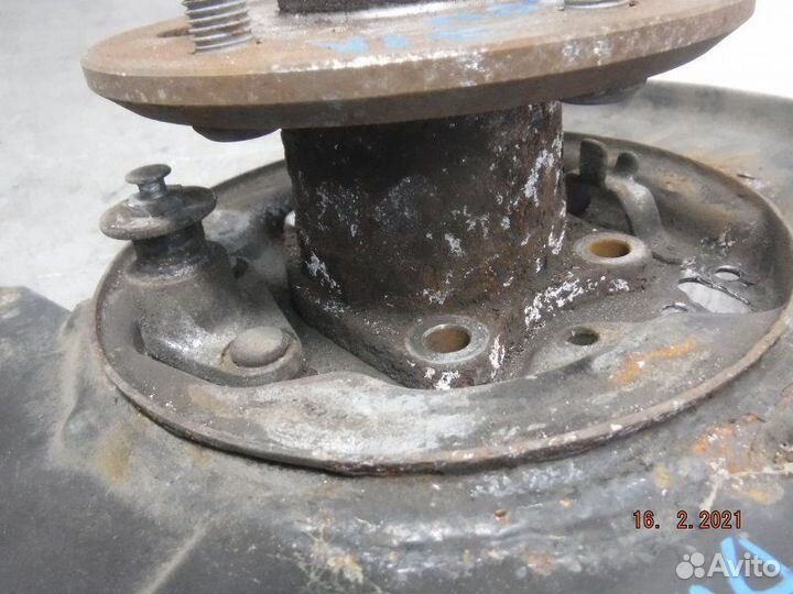 Ступица задняя левая Toyota Camry 50 2AR 2013