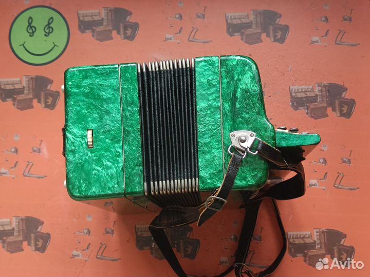 Баян Этюд/Скупка/ малахитовый, классный