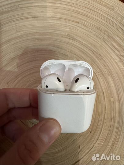 Наушники apple airpods сломанные
