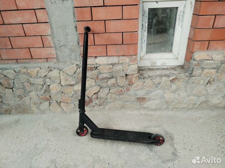 Трюковой самокат. Состояние нормальное