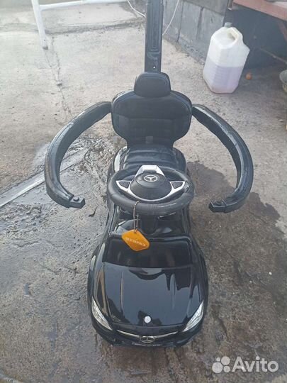 Детская машинка каталка с ручкой