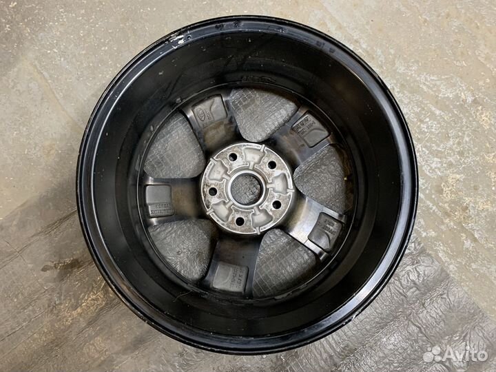 Одна штука диск оригинал R16 Kia K5