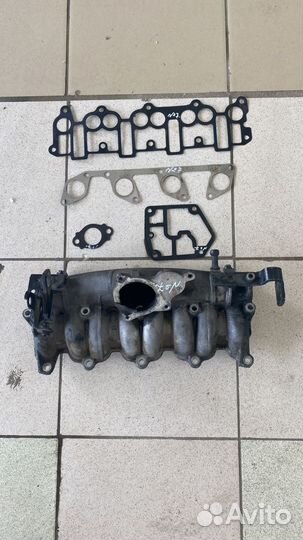 Впускной коллектор Volkswagen passat b6 2.0 TDI