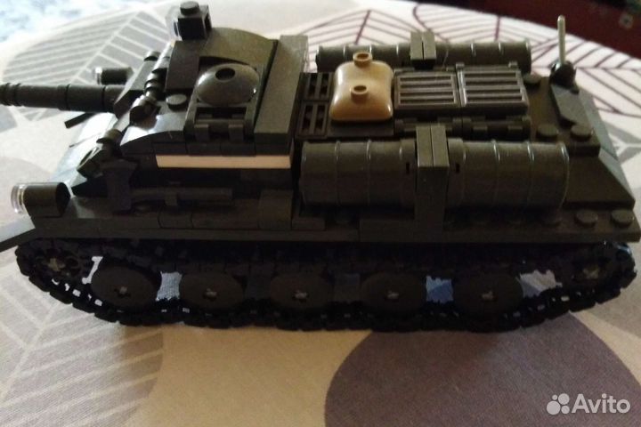 Танк из lego