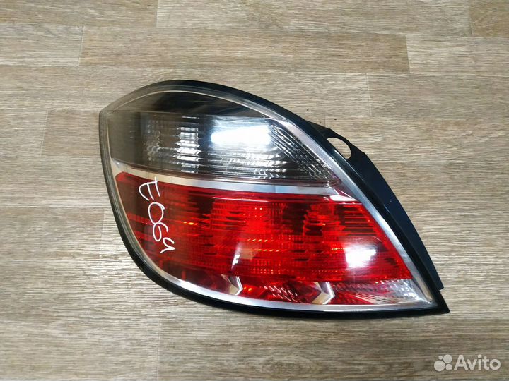 Фонарь задний левый Opel Astra H (2004-2015)