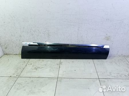 Накладка двери передней правой