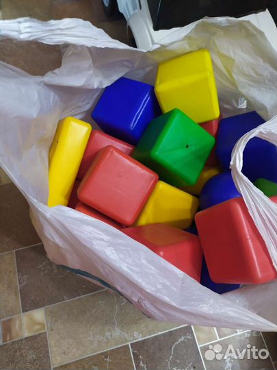 Трехколесный велосипед + конструктор