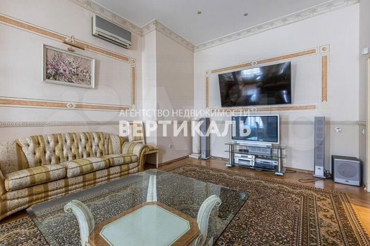 5-к. квартира, 150 м², 3/5 эт.