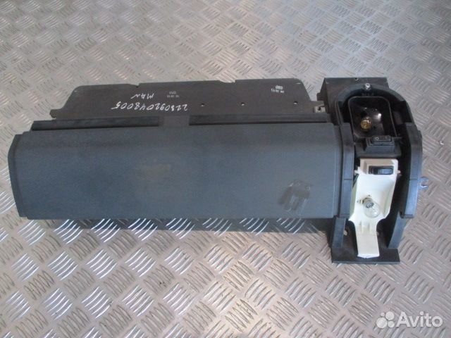 Плафон освещения салона кабины левый MAN 812520162