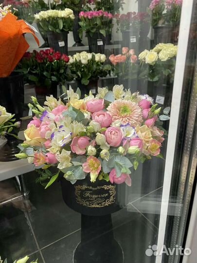 Букеты и композиции, игрушки из живых цветов