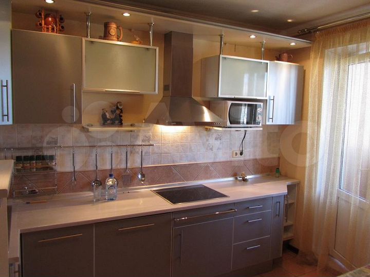 3-к. квартира, 82 м², 10/10 эт.