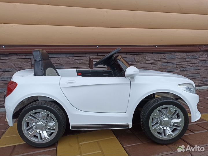 Детская машина на аккумуляторе с пультом