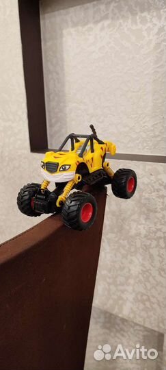 Вспыш и чудо машинки набор 3 инерционные машинки