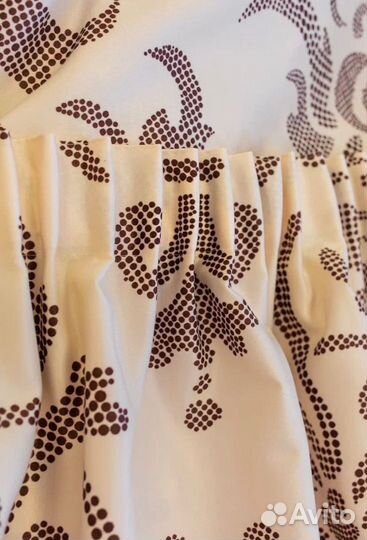 Штора 260х50см, Белый с коричневым вензелем