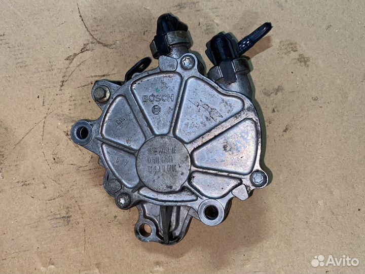 Навуумный насос 4R8Q2A451AE 2.7D Jaguar