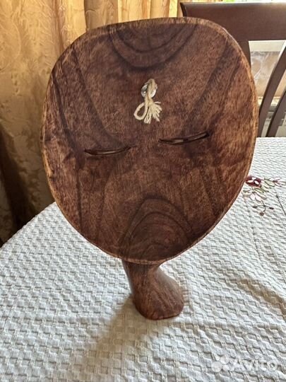 Маска из дерева ручной работы