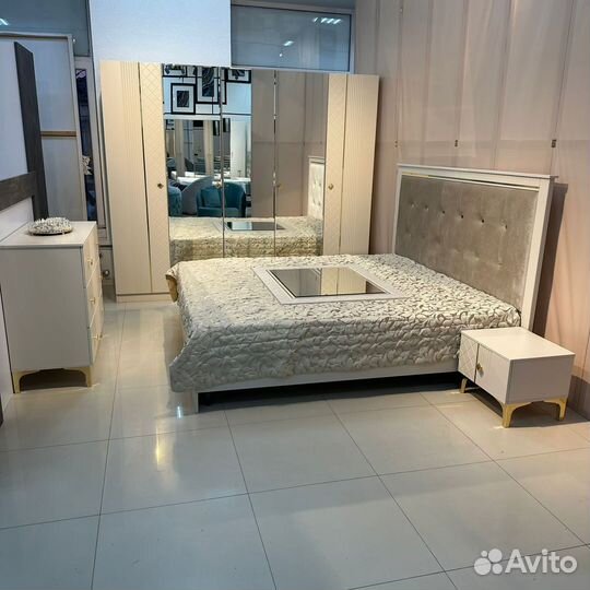 Спальный гарнитур 