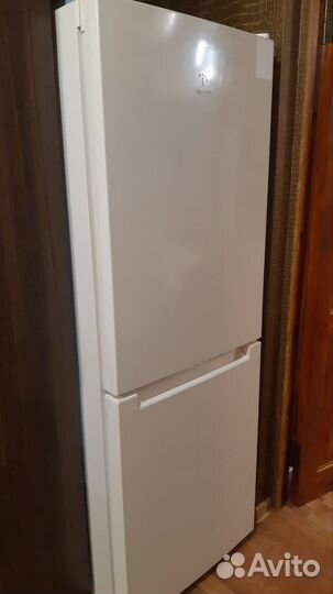 Холодильник бу indesit