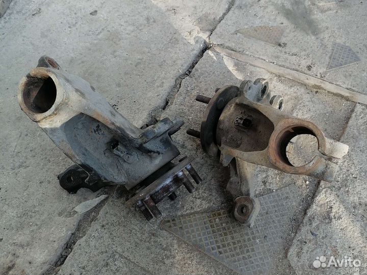 Кулак поворотный правый Ford focus 3 2.0