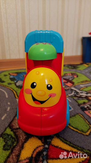 Паровозик fisher price